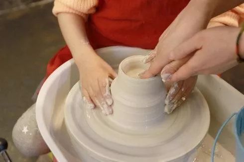 上海紳協軒逸純電感恩回饋 親子陶藝體驗課，創意作品免費帶回家